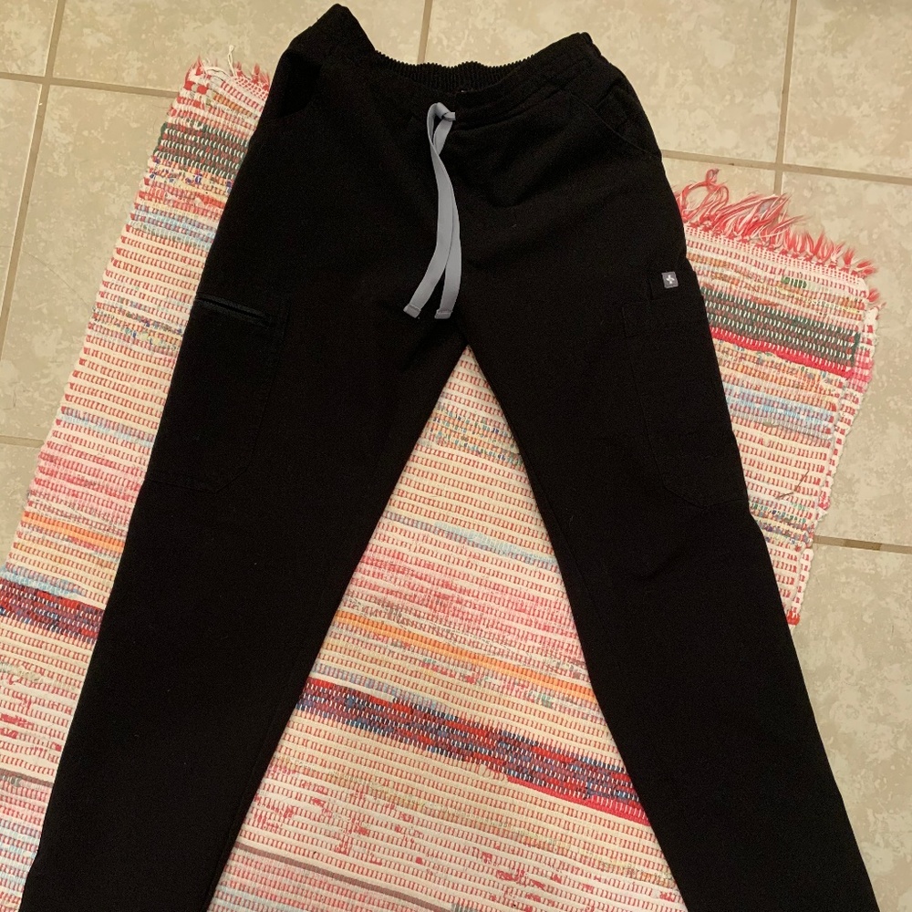 FIGS scrubs